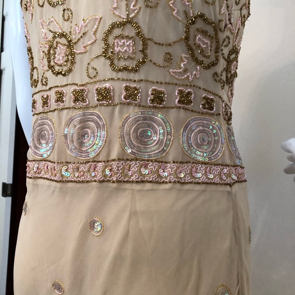 Dress size small with embroidery - Picture 2 of 8